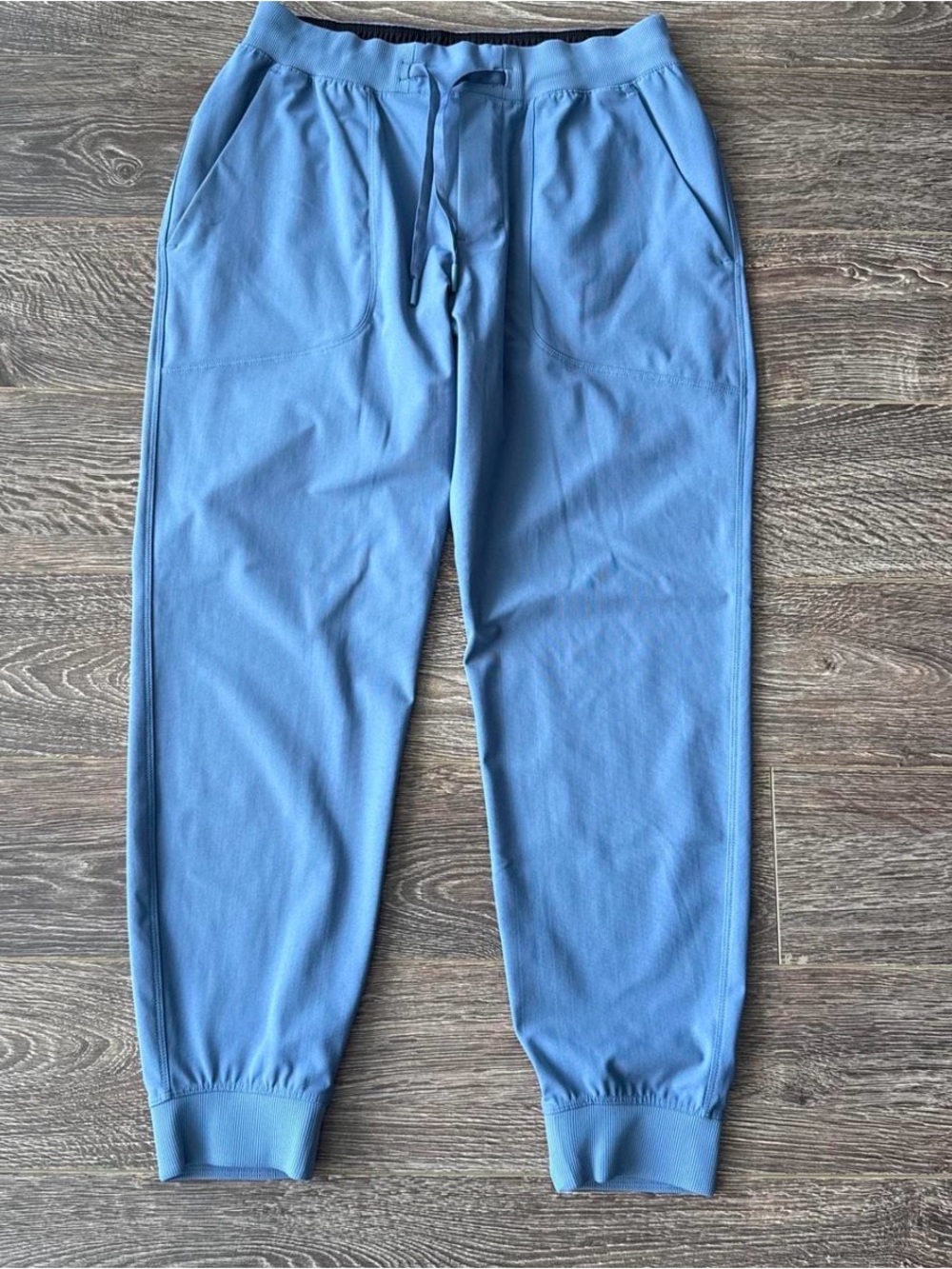 NWOT MENS LULULEMON MENS JOGGERS BABY BLUE - MENS SMALL